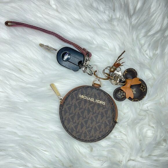 Key Holders | Key Chain Bag Charm - Picture 1 of 8